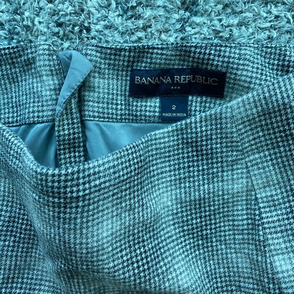 Banana Republic Plaid Skirt - Picture 3 of 5